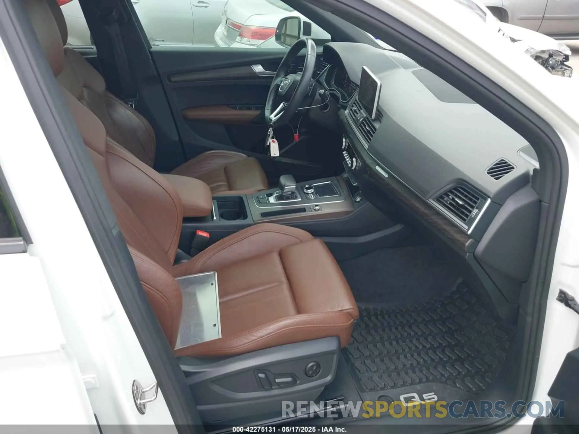 5 fotografías del automóvil dañado WA1BNAFY2K2030101 AUDI Q5 2019