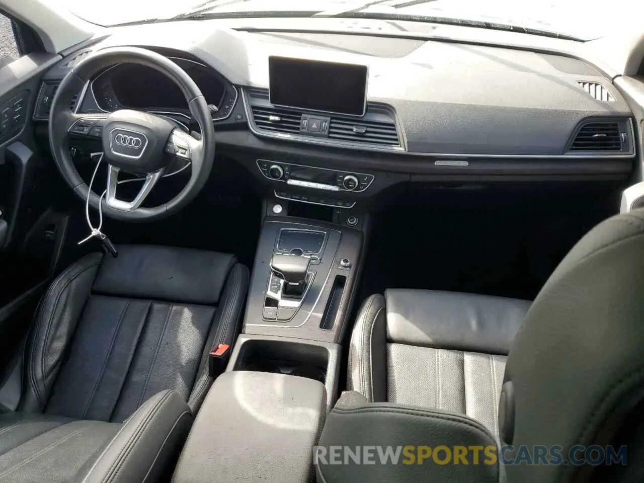 8 fotografías del automóvil dañado WA1BNAFY2K2057248 AUDI Q5 2019