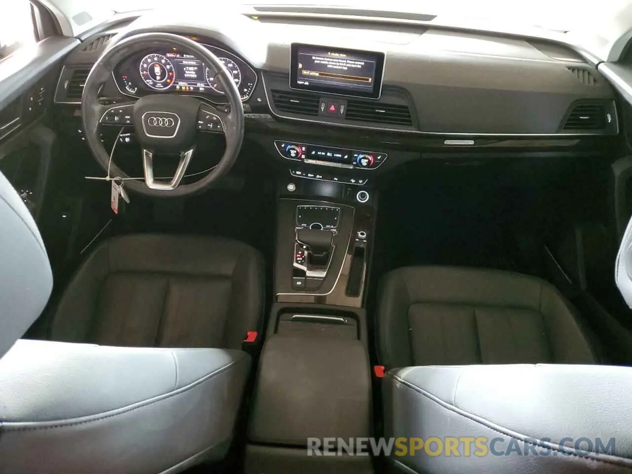 8 fotografías del automóvil dañado WA1BNAFY2K2076284 AUDI Q5 2019