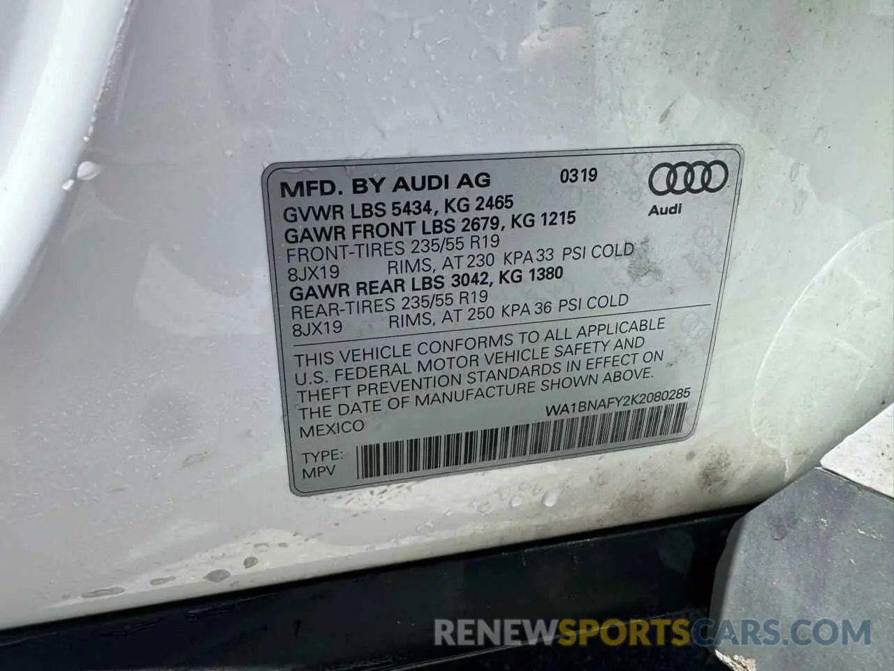 10 fotografías del automóvil dañado WA1BNAFY2K2080285 AUDI Q5 2019