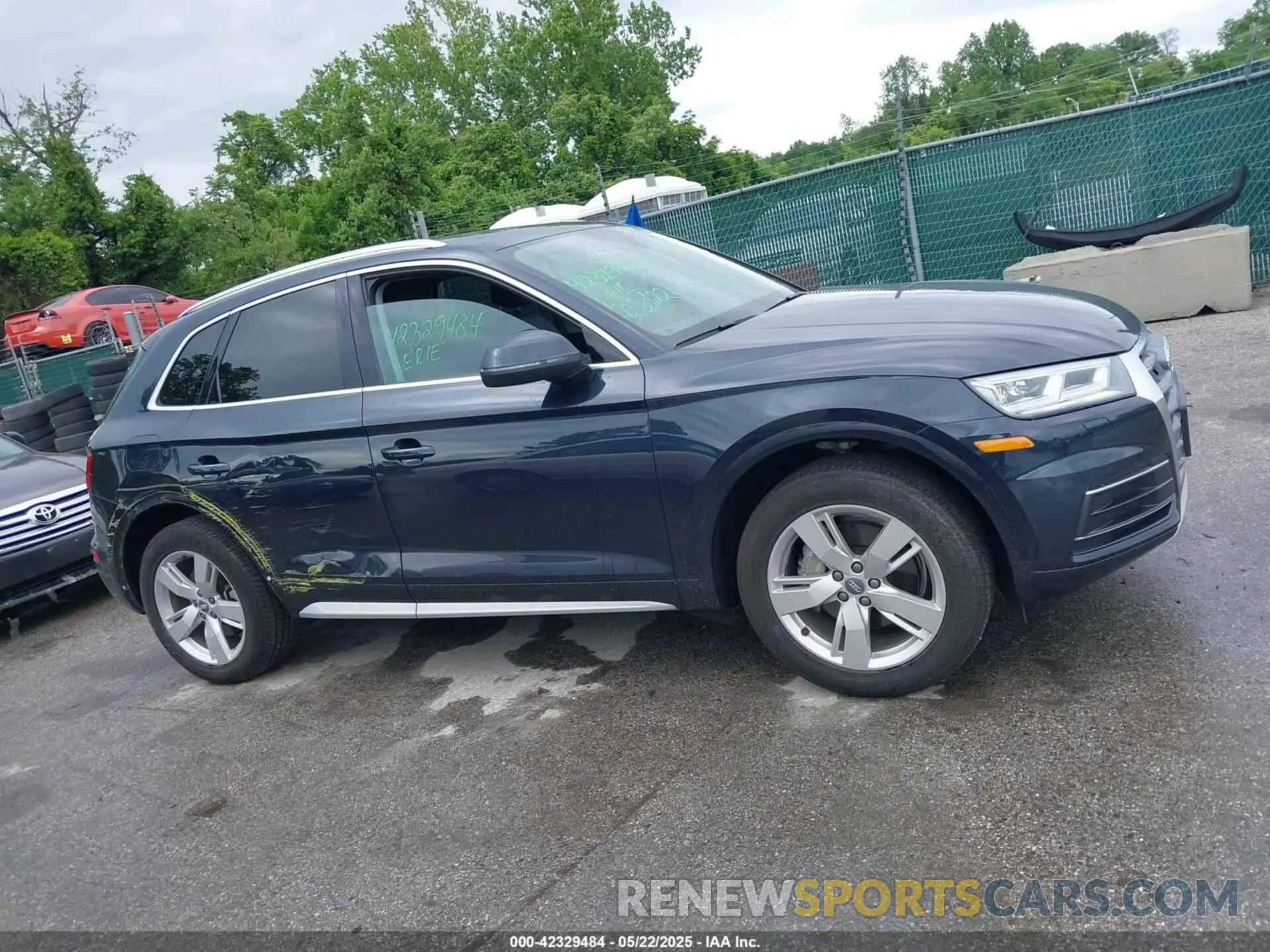 13 fotografías del automóvil dañado WA1BNAFY2K2080576 AUDI Q5 2019