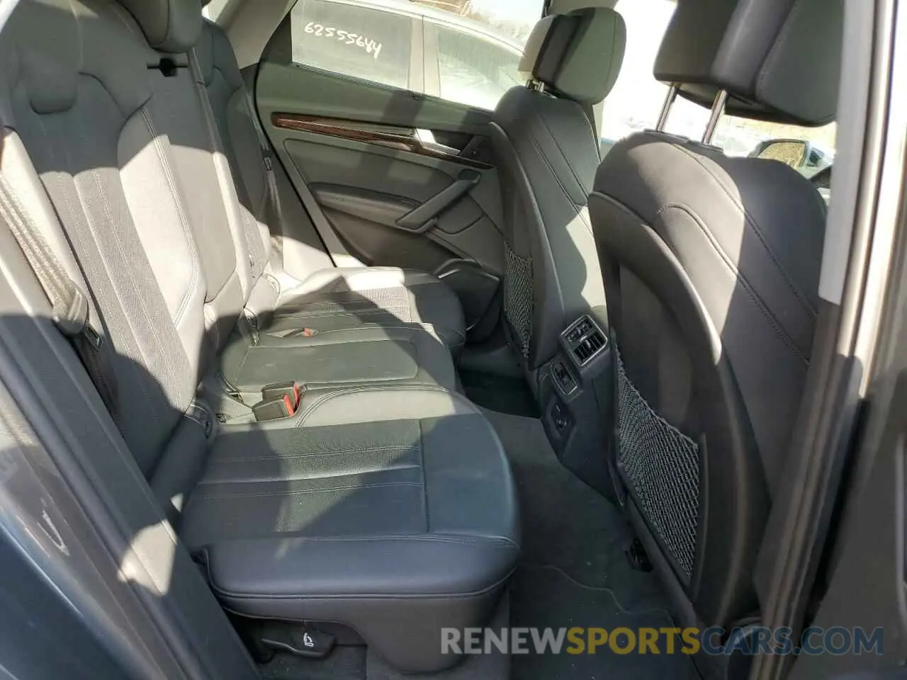 11 fotografías del automóvil dañado WA1BNAFY2K2118355 AUDI Q5 2019