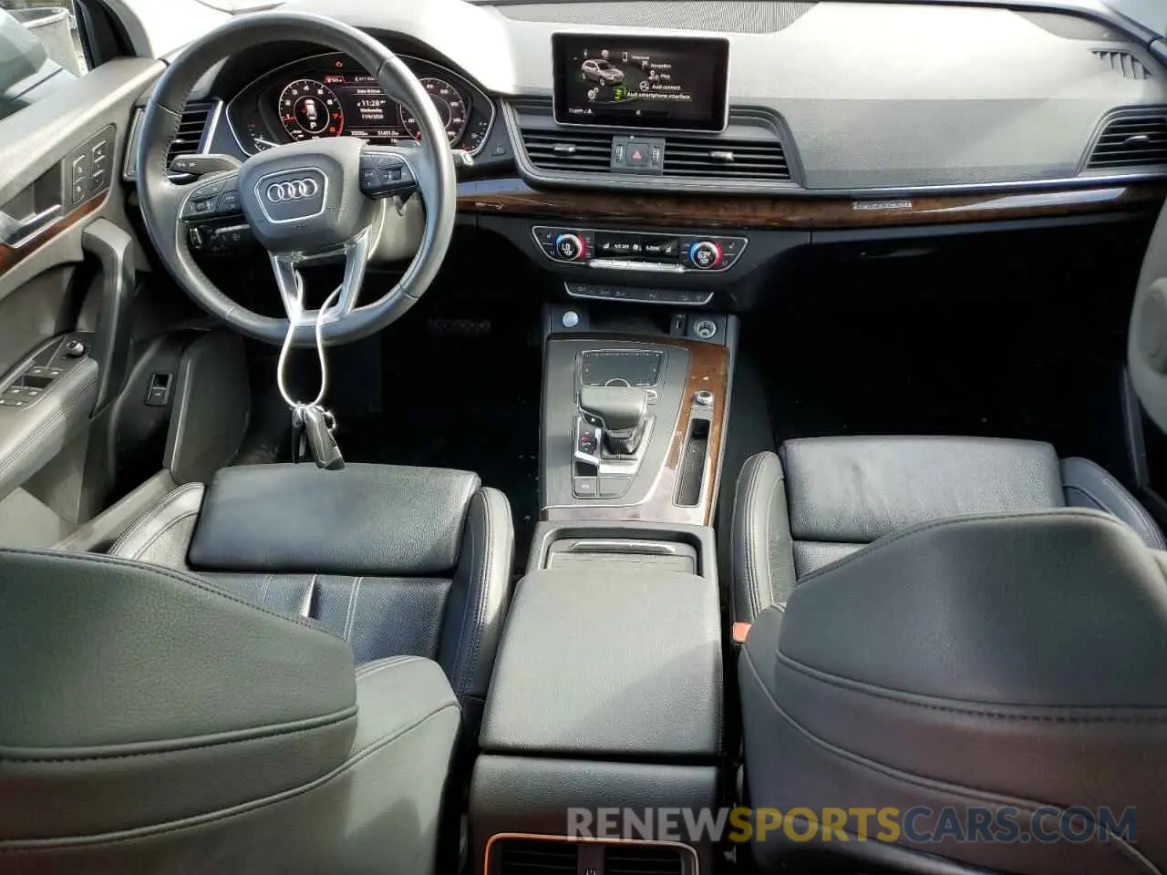 8 fotografías del automóvil dañado WA1BNAFY2K2118355 AUDI Q5 2019