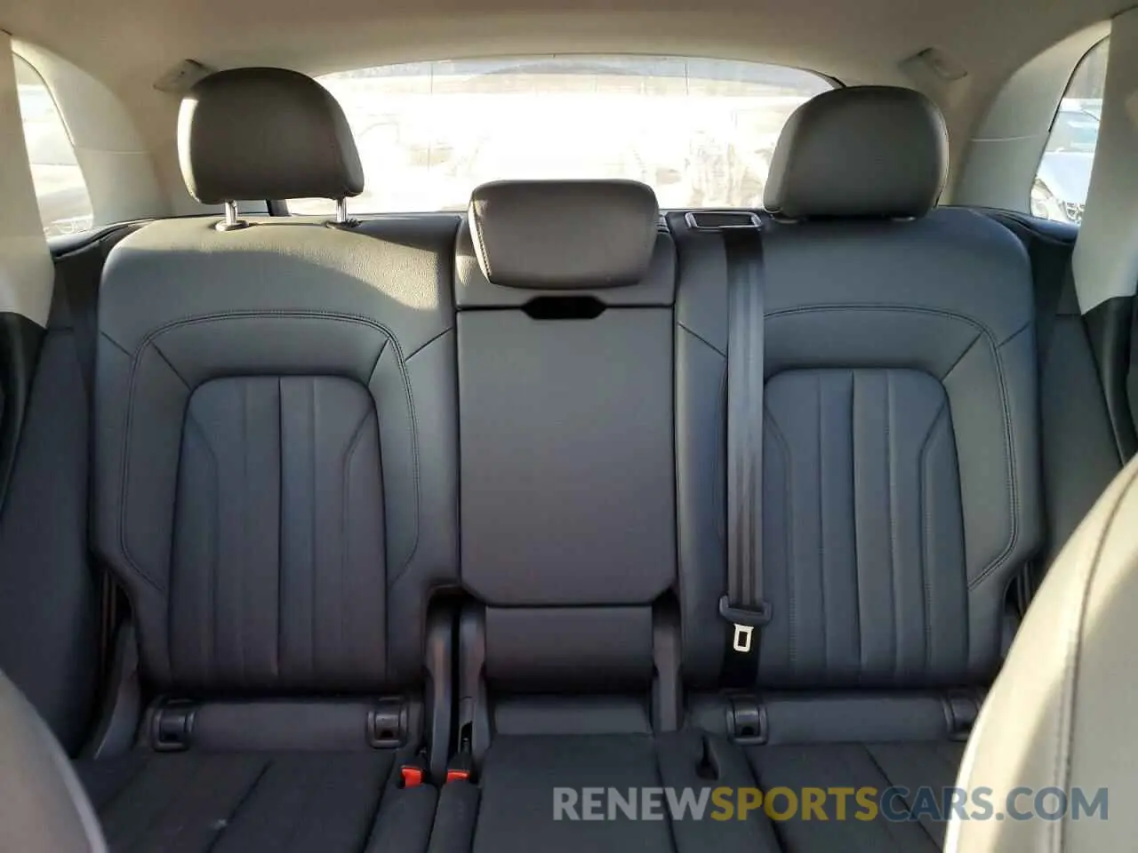 10 fotografías del automóvil dañado WA1BNAFY3K2033749 AUDI Q5 2019