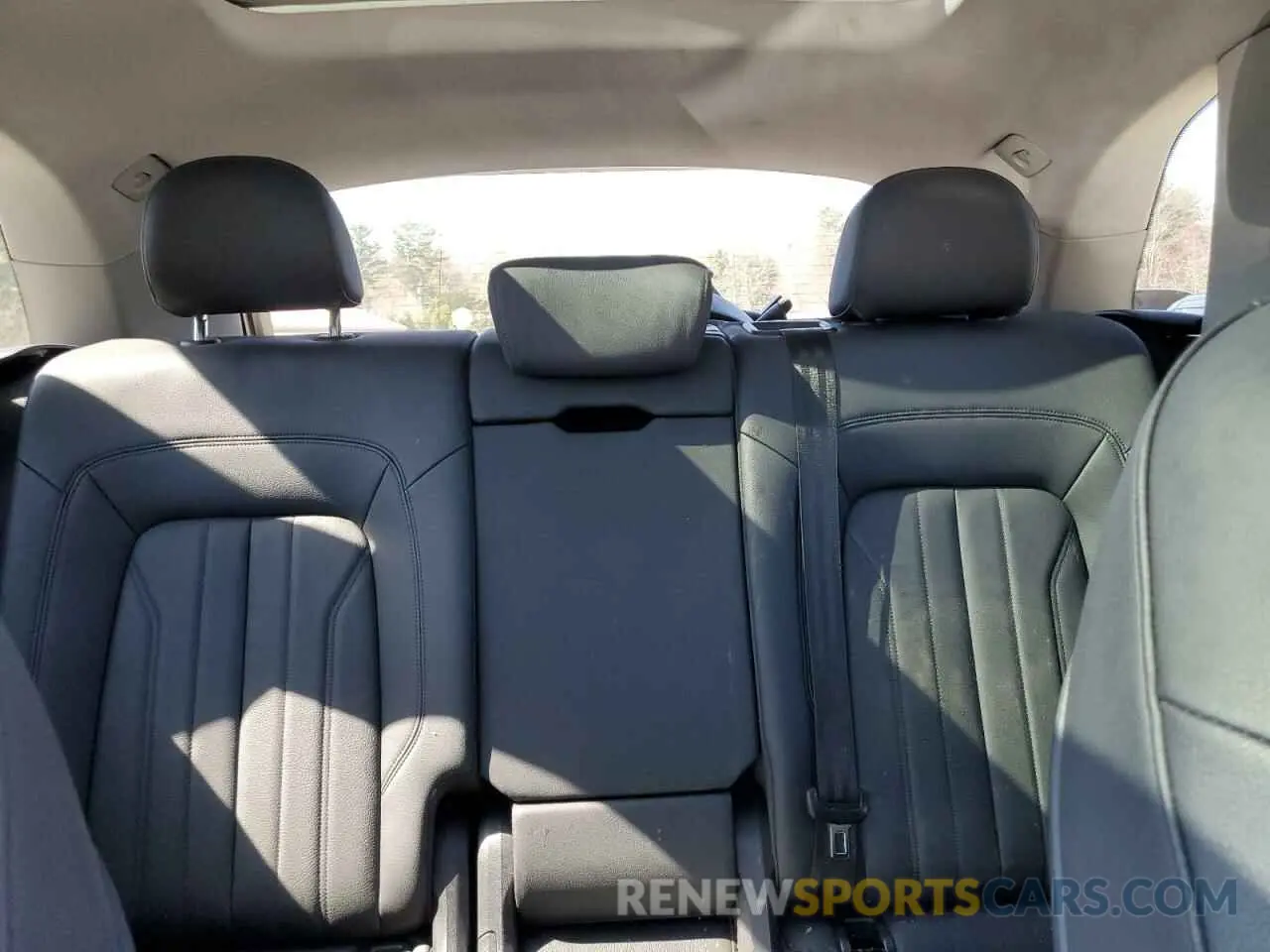 10 fotografías del automóvil dañado WA1BNAFY3K2065603 AUDI Q5 2019