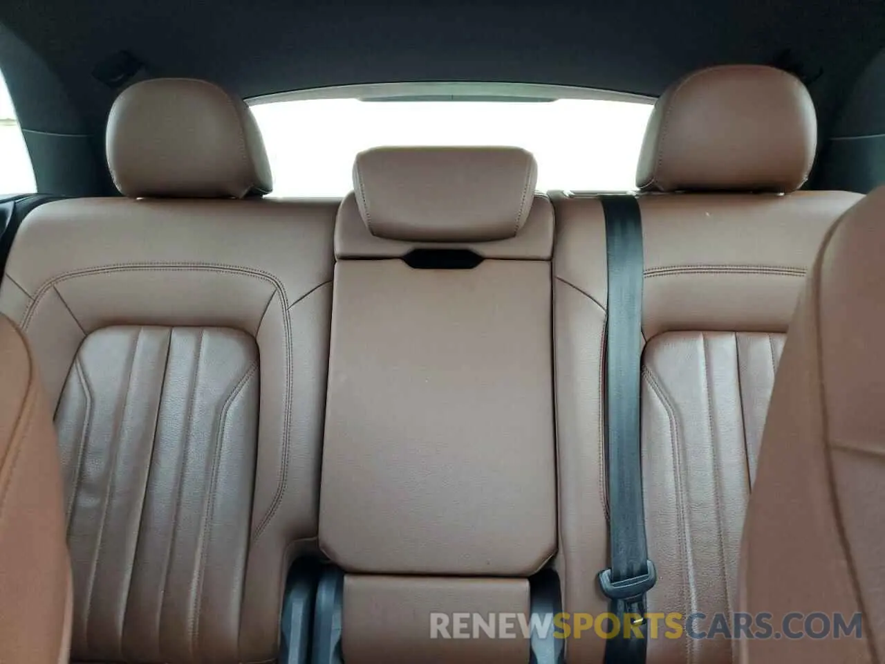 10 fotografías del automóvil dañado WA1BNAFY3K2076956 AUDI Q5 2019
