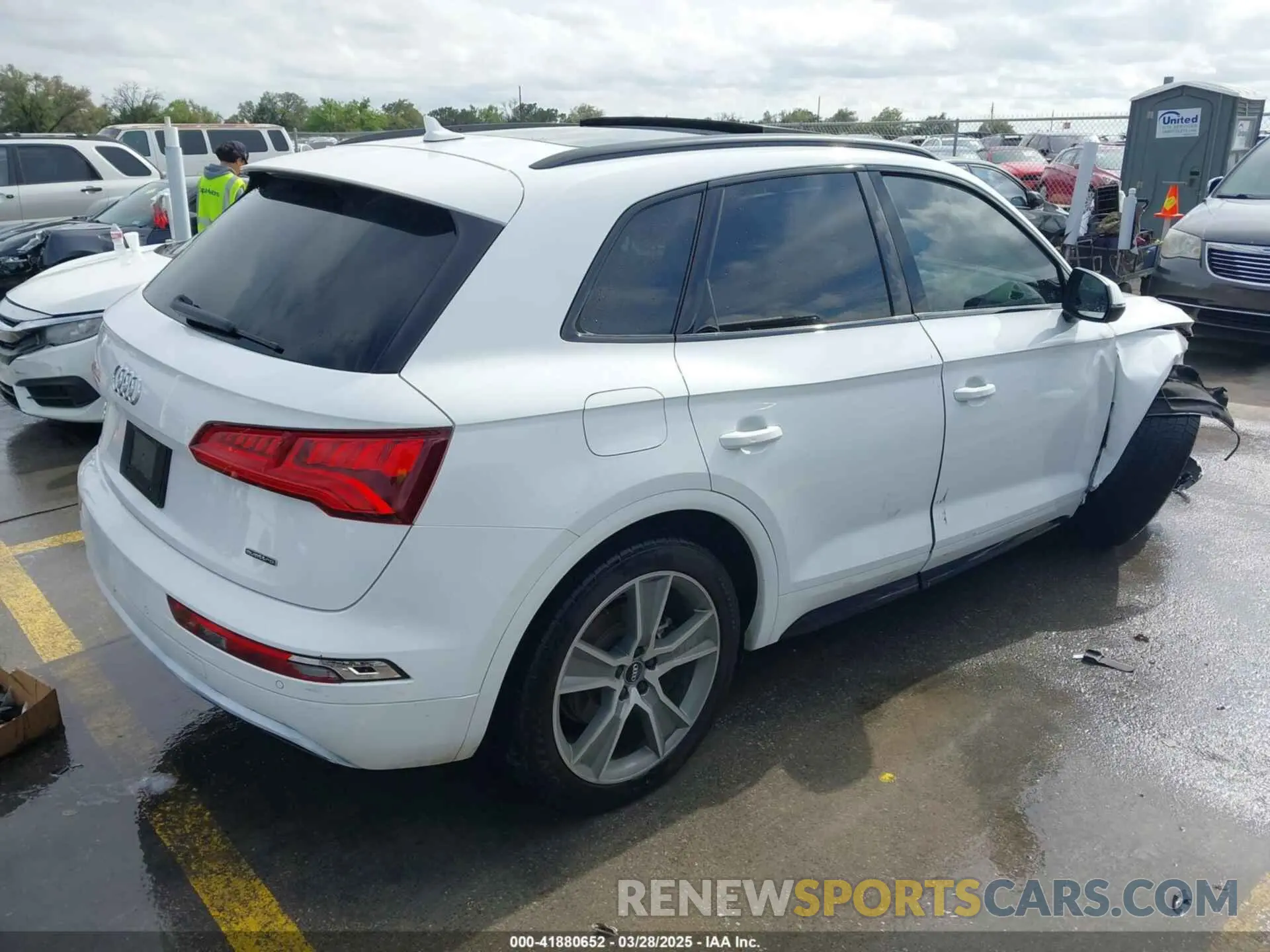 4 fotografías del automóvil dañado WA1BNAFY3K2113987 AUDI Q5 2019