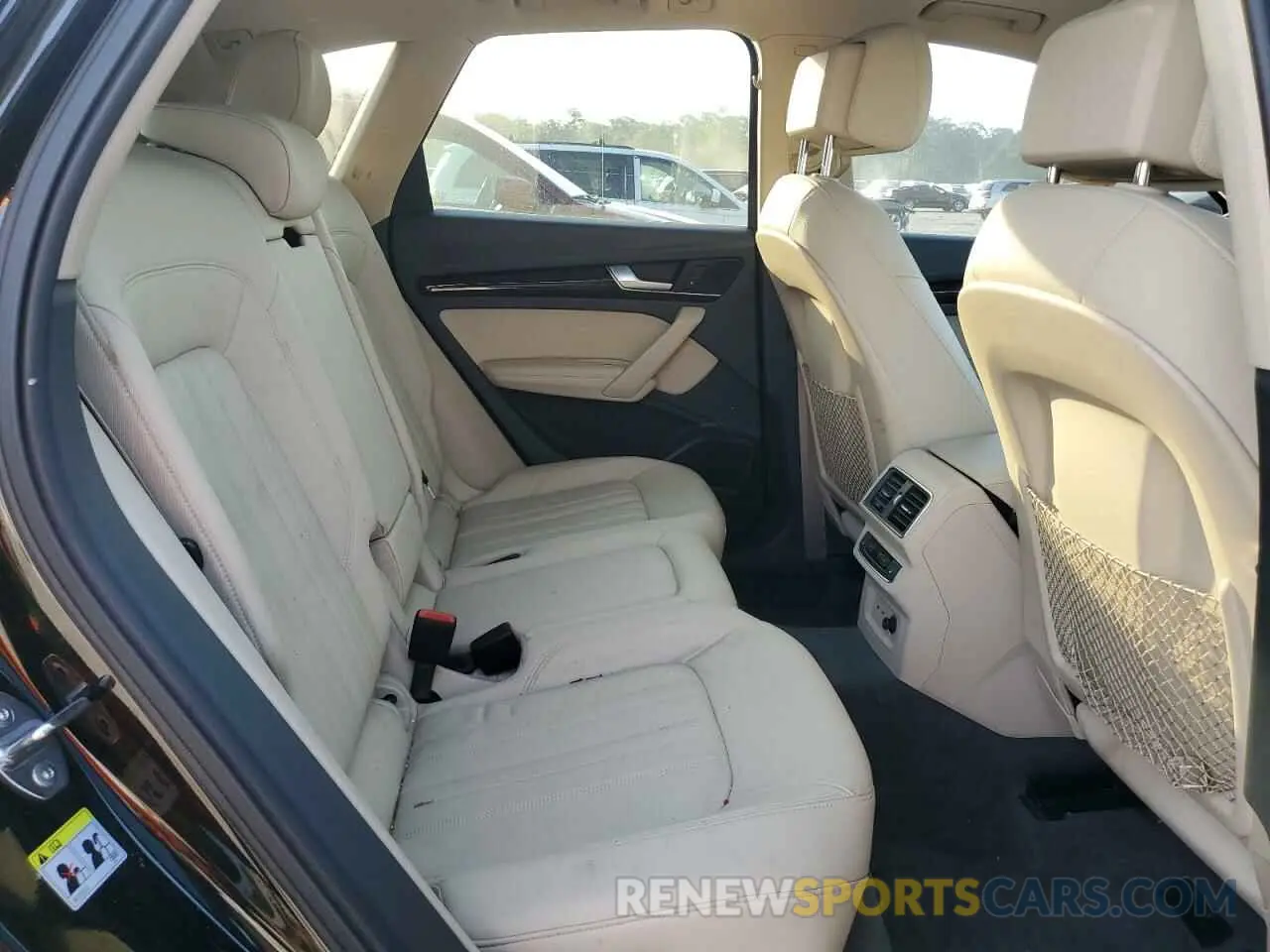 10 fotografías del automóvil dañado WA1BNAFY4K2025062 AUDI Q5 2019