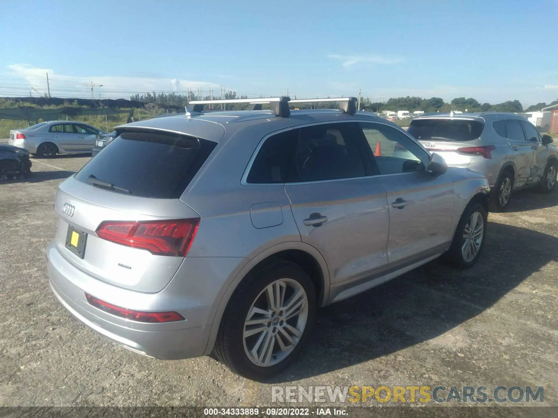 4 fotografías del automóvil dañado WA1BNAFY4K2100682 AUDI Q5 2019