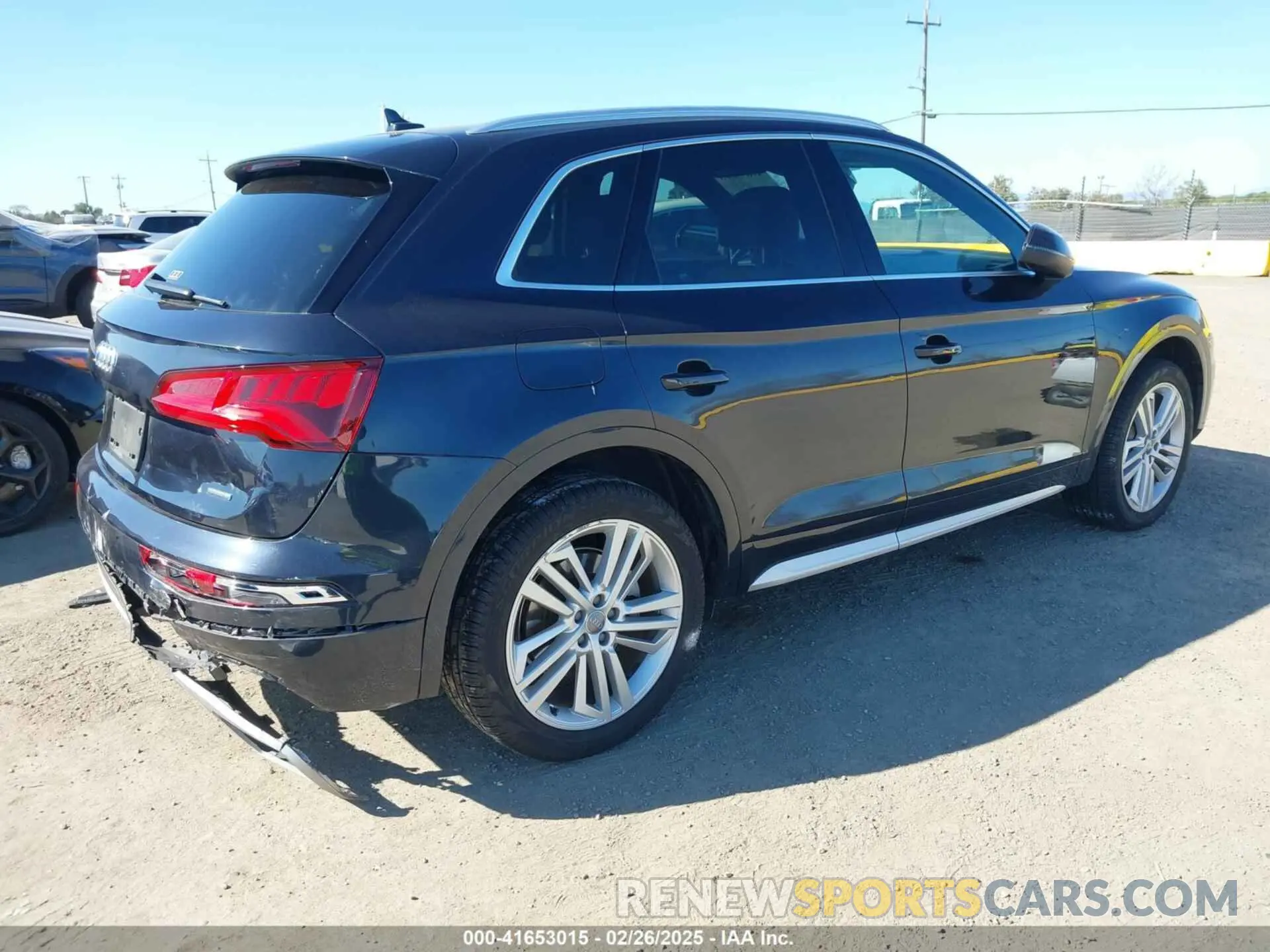 4 fotografías del automóvil dañado WA1BNAFY6K2031560 AUDI Q5 2019