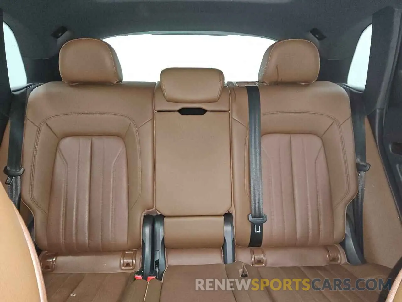 10 fotografías del automóvil dañado WA1BNAFY6K2036922 AUDI Q5 2019