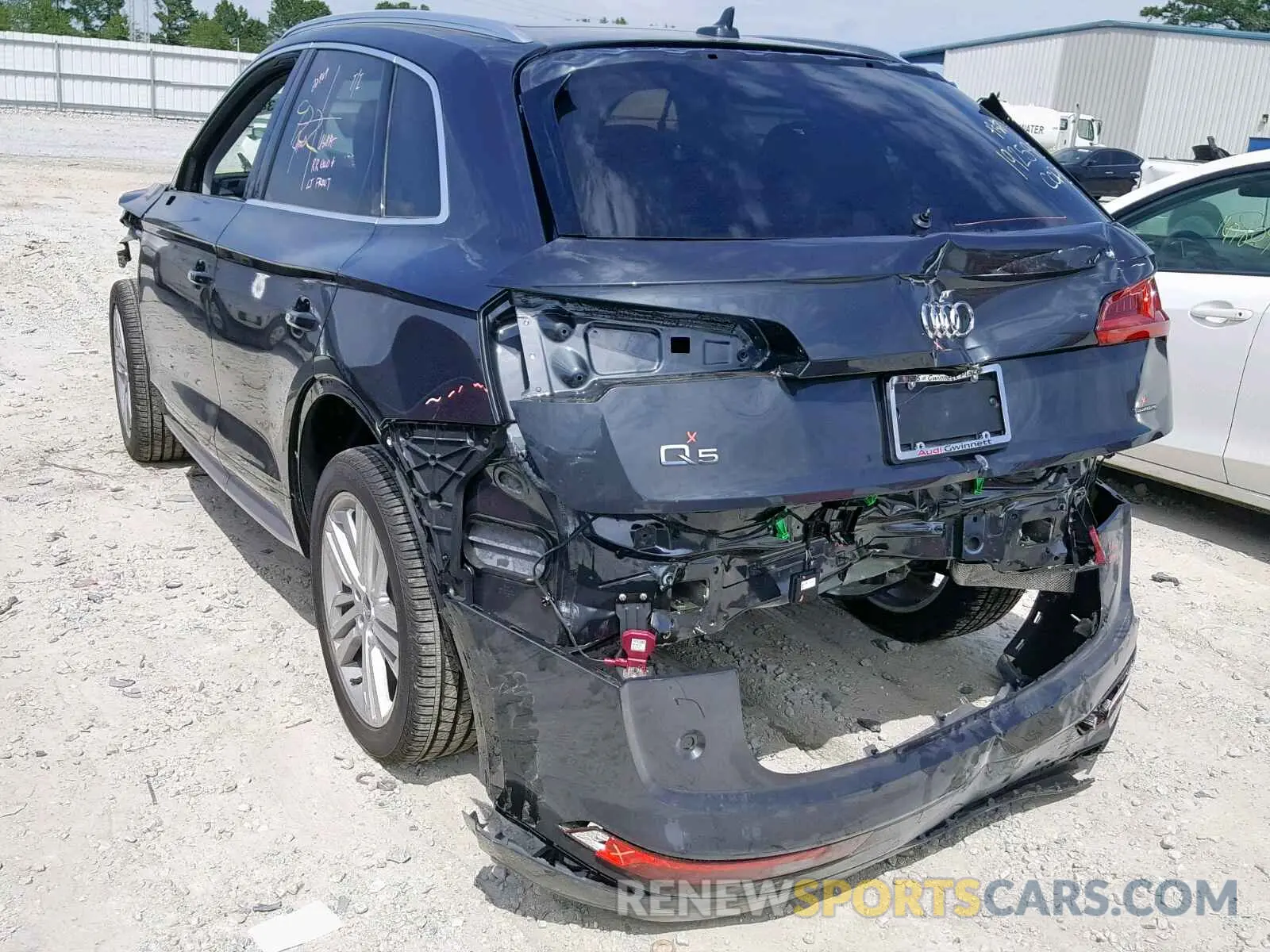 3 fotografías del automóvil dañado WA1BNAFY7K2024407 AUDI Q5 2019