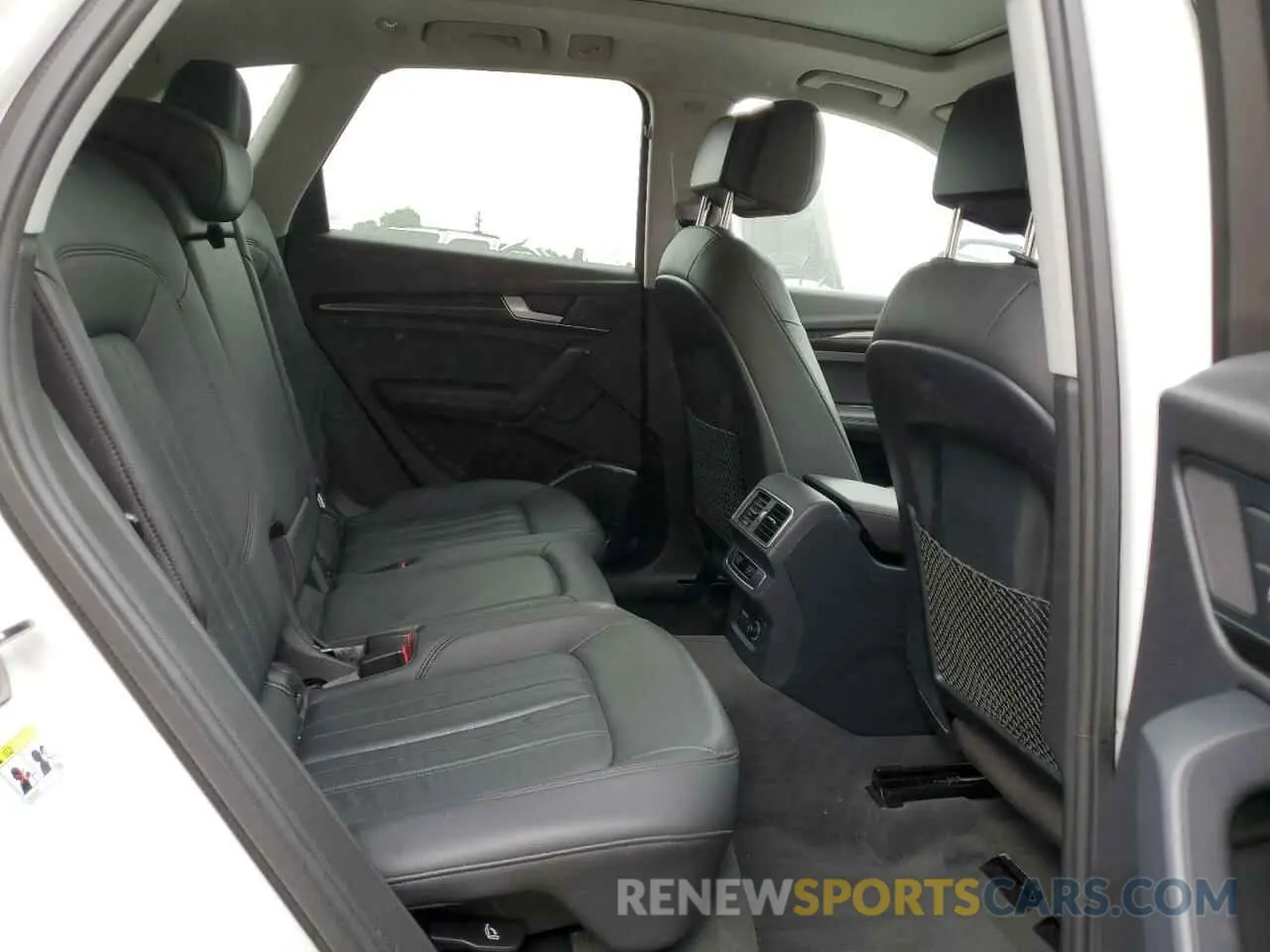 11 fotografías del automóvil dañado WA1BNAFY7K2040929 AUDI Q5 2019