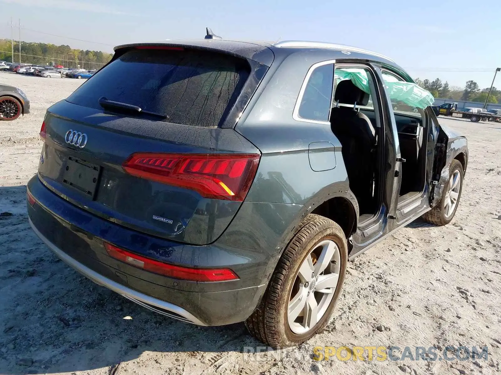 4 fotografías del automóvil dañado WA1BNAFY7K2052742 AUDI Q5 2019