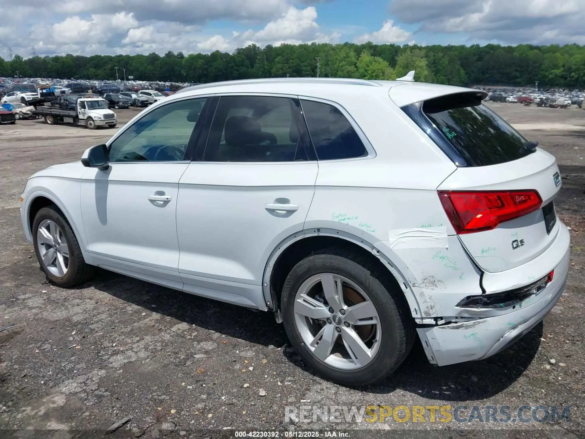 14 fotografías del automóvil dañado WA1BNAFY7K2056998 AUDI Q5 2019