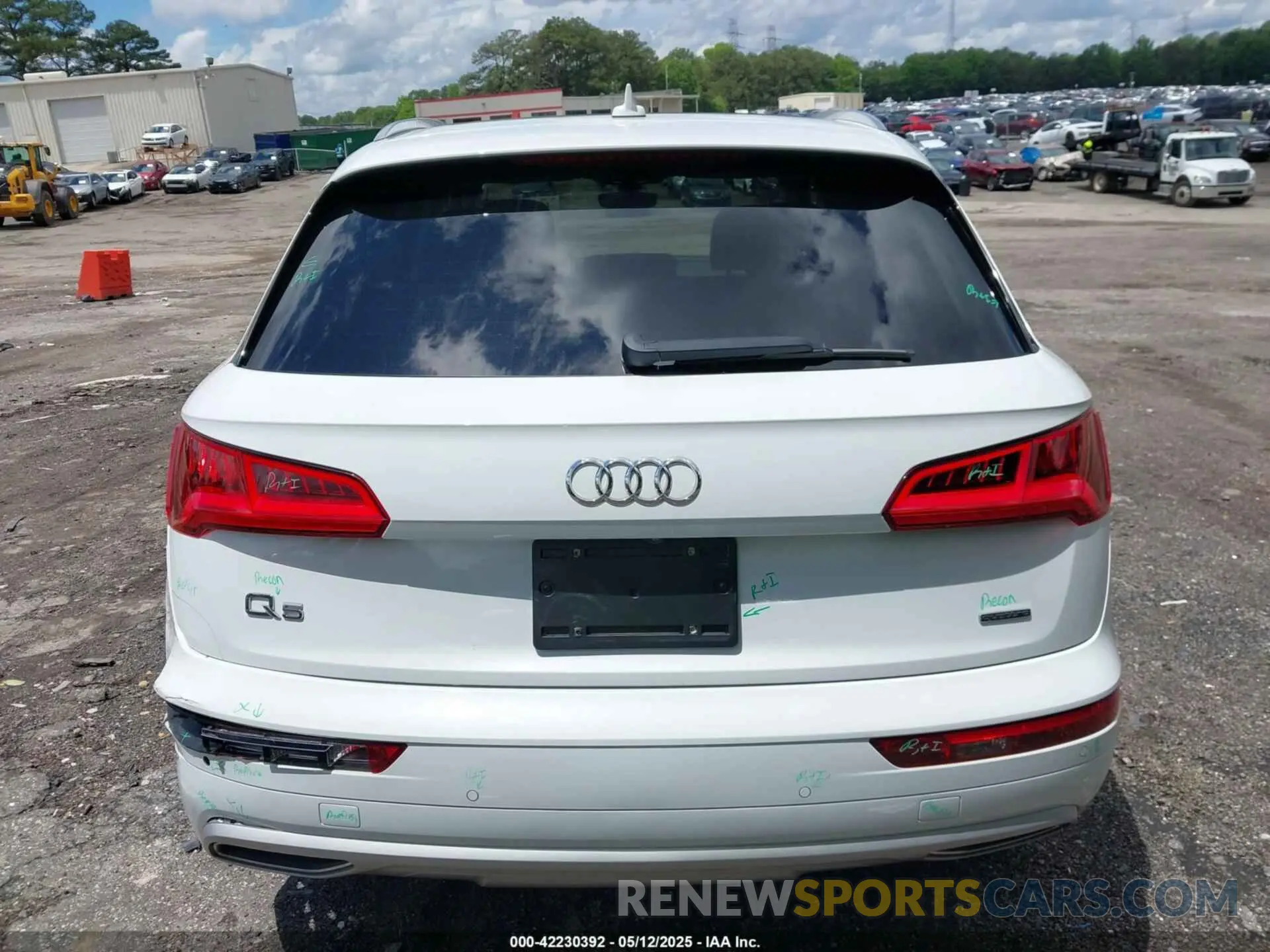 16 fotografías del automóvil dañado WA1BNAFY7K2056998 AUDI Q5 2019