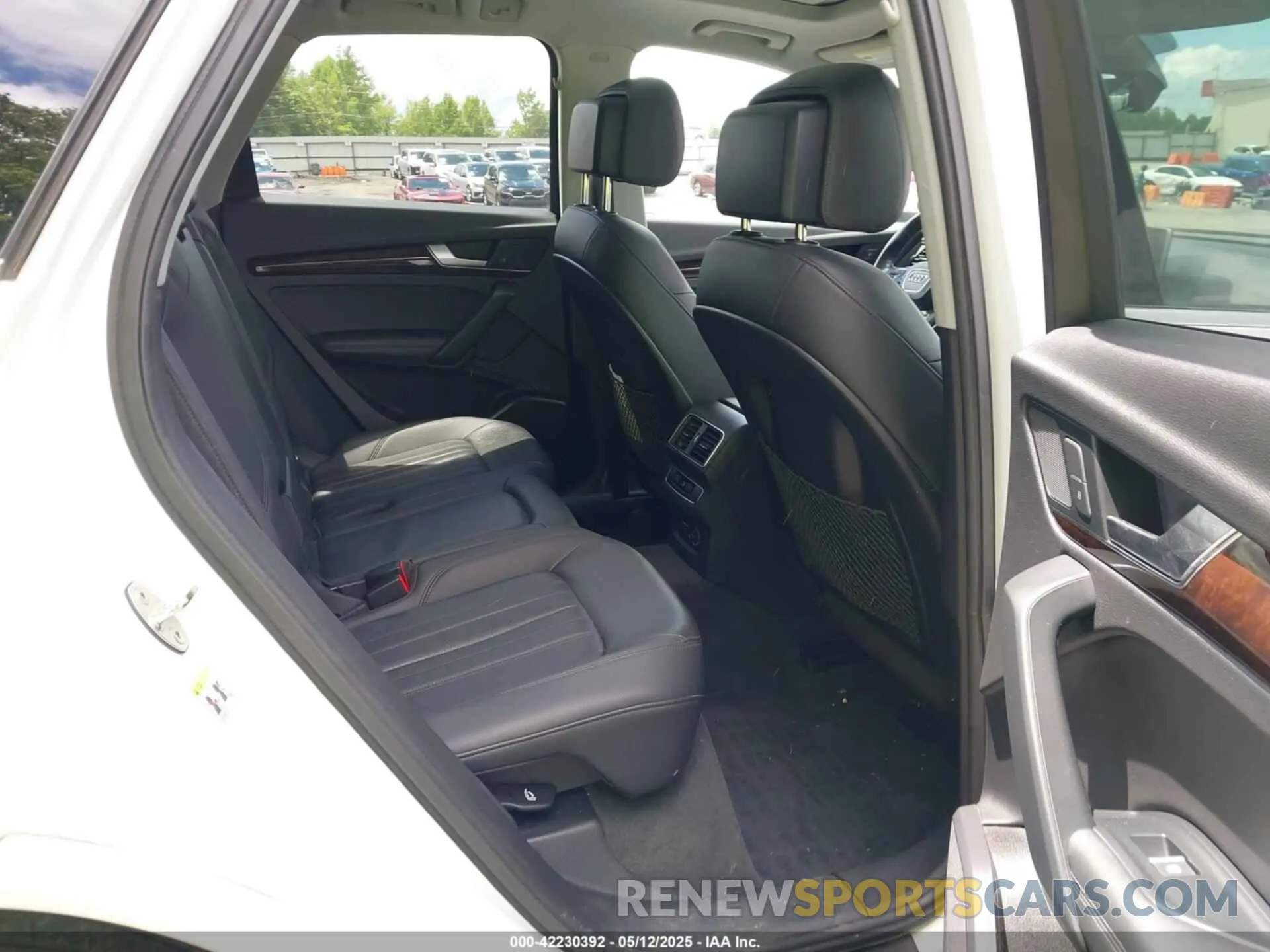 8 fotografías del automóvil dañado WA1BNAFY7K2056998 AUDI Q5 2019
