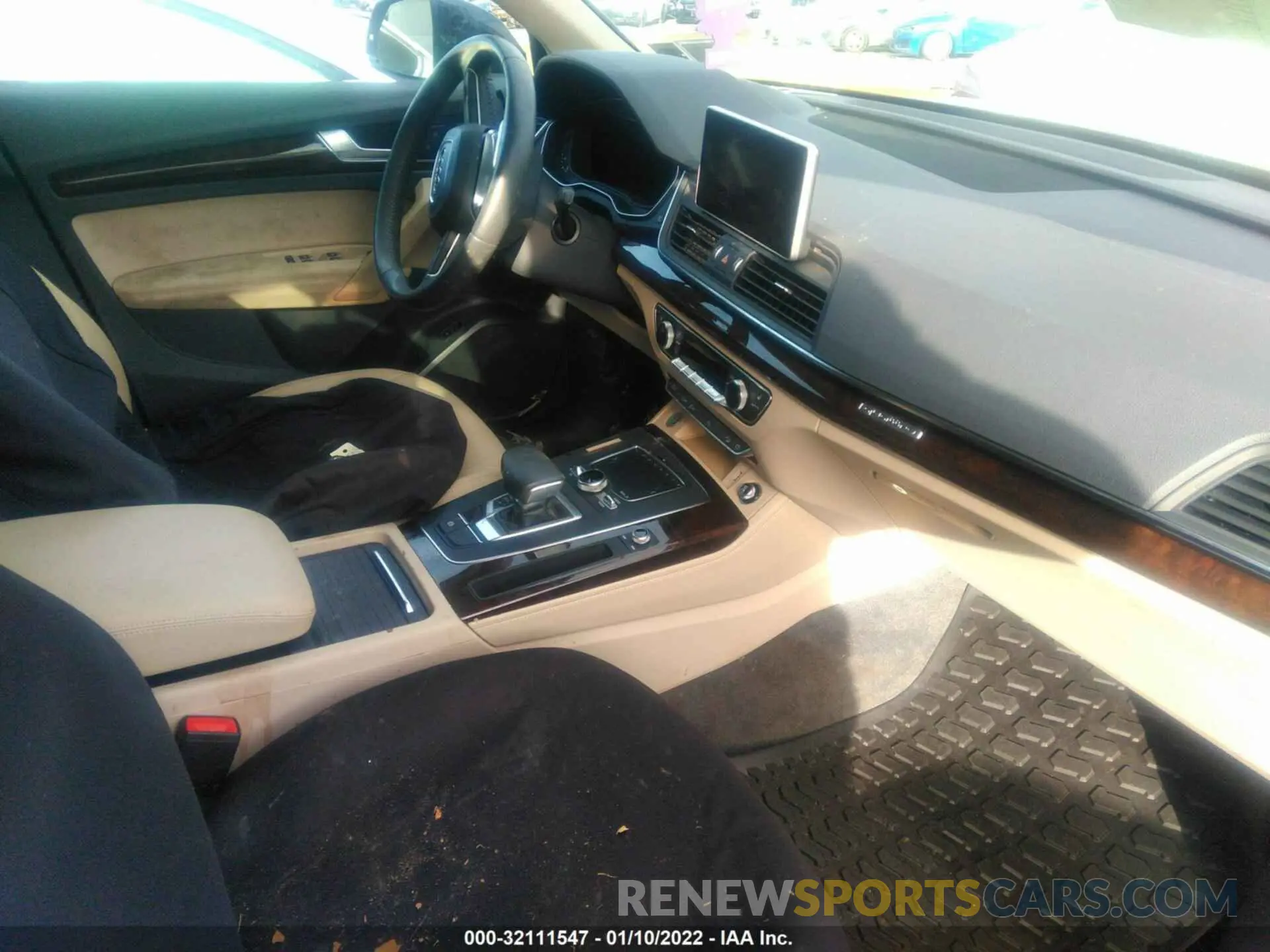 5 fotografías del automóvil dañado WA1BNAFY9K2039359 AUDI Q5 2019