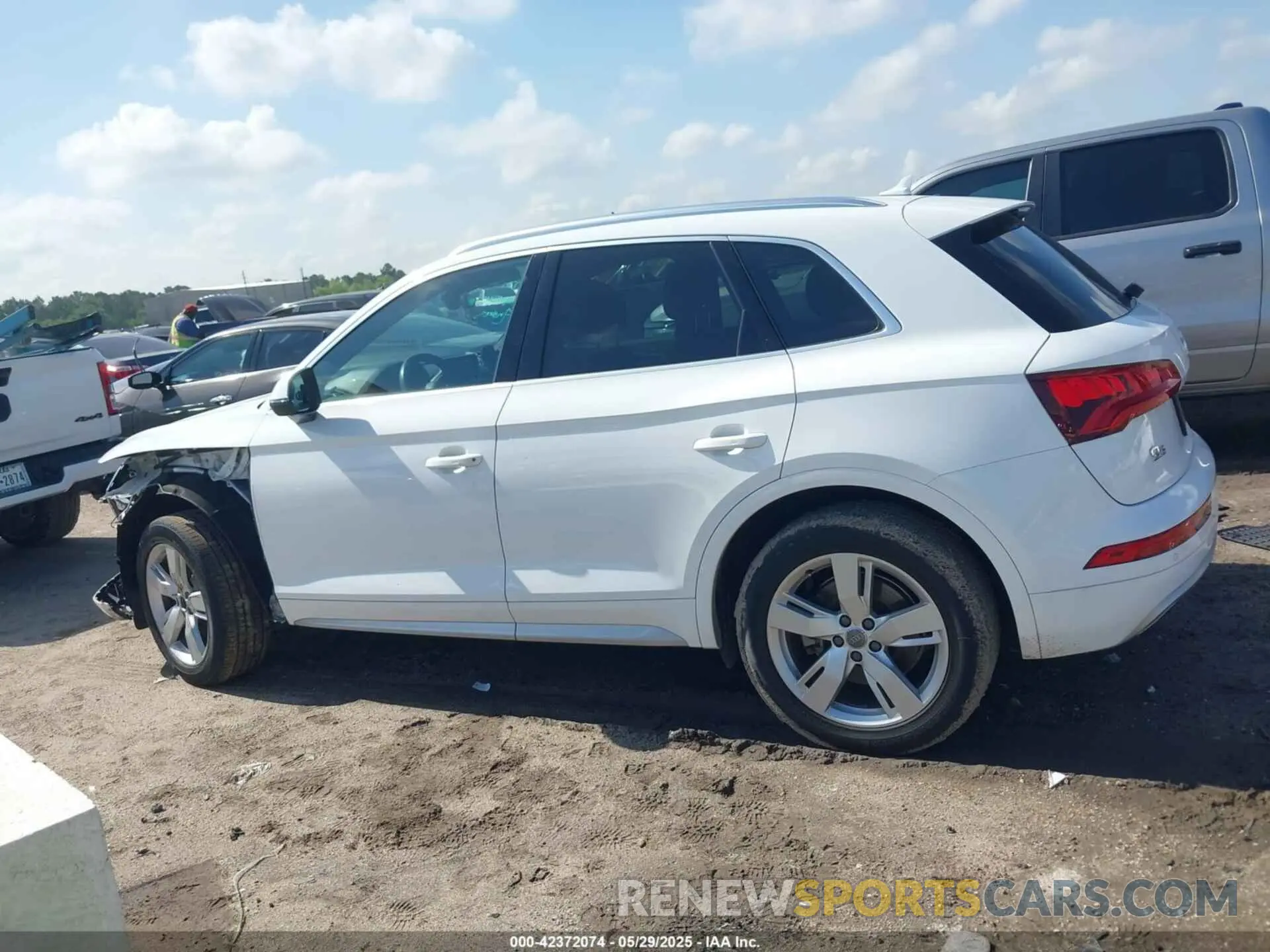 14 fotografías del automóvil dañado WA1BNAFYXK2144783 AUDI Q5 2019