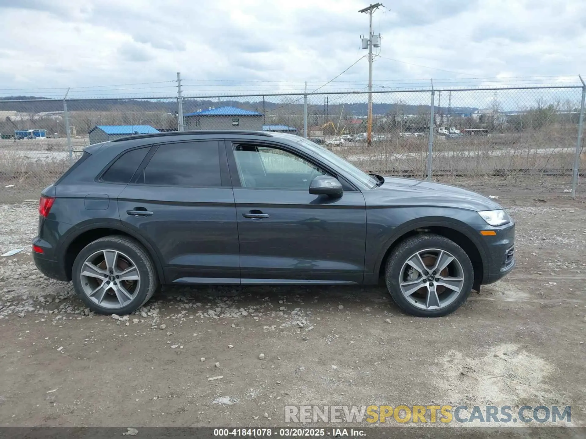 13 fotografías del automóvil dañado WA1CNAFY5K2071536 AUDI Q5 2019