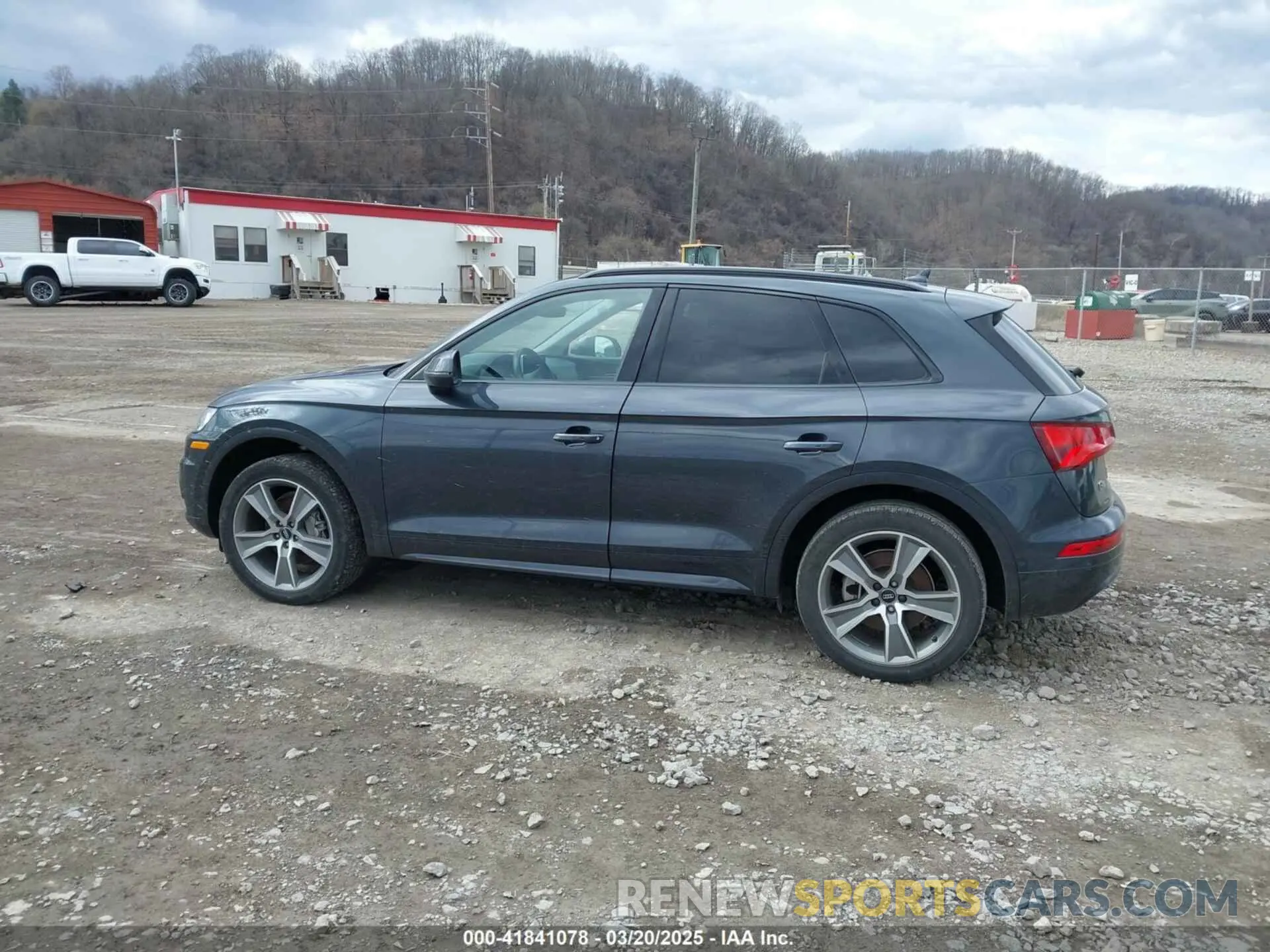 14 fotografías del automóvil dañado WA1CNAFY5K2071536 AUDI Q5 2019
