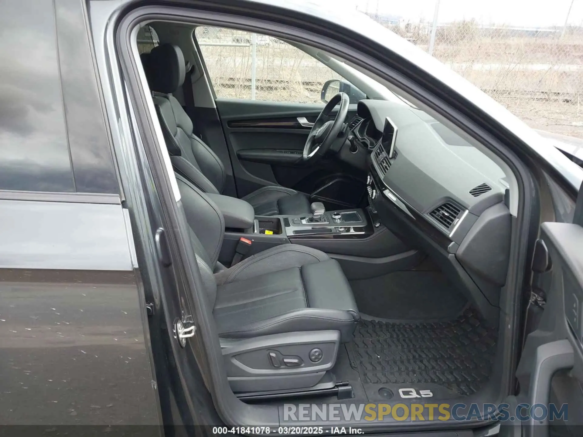 5 fotografías del automóvil dañado WA1CNAFY5K2071536 AUDI Q5 2019