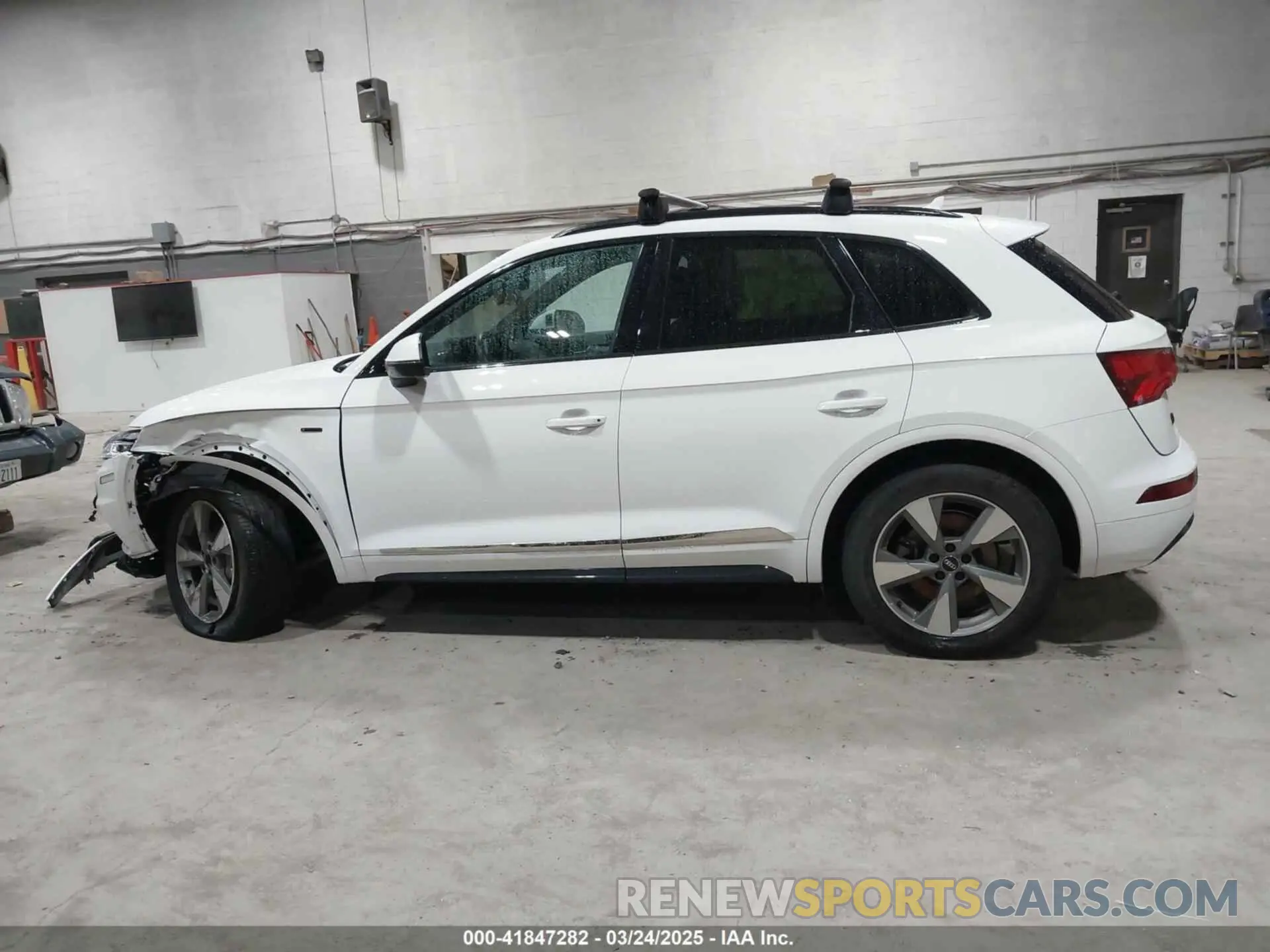 14 fotografías del automóvil dañado WA1ANAFY0L2108758 AUDI Q5 2020