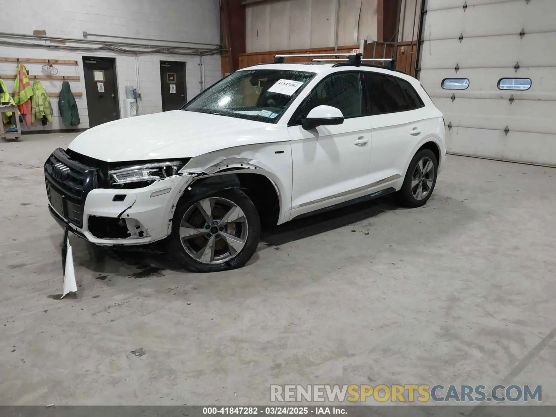 2 fotografías del automóvil dañado WA1ANAFY0L2108758 AUDI Q5 2020