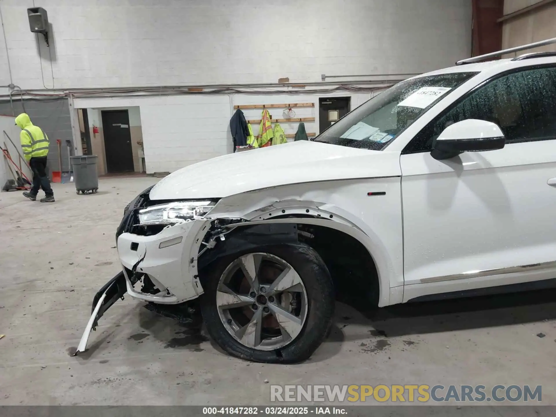6 fotografías del automóvil dañado WA1ANAFY0L2108758 AUDI Q5 2020