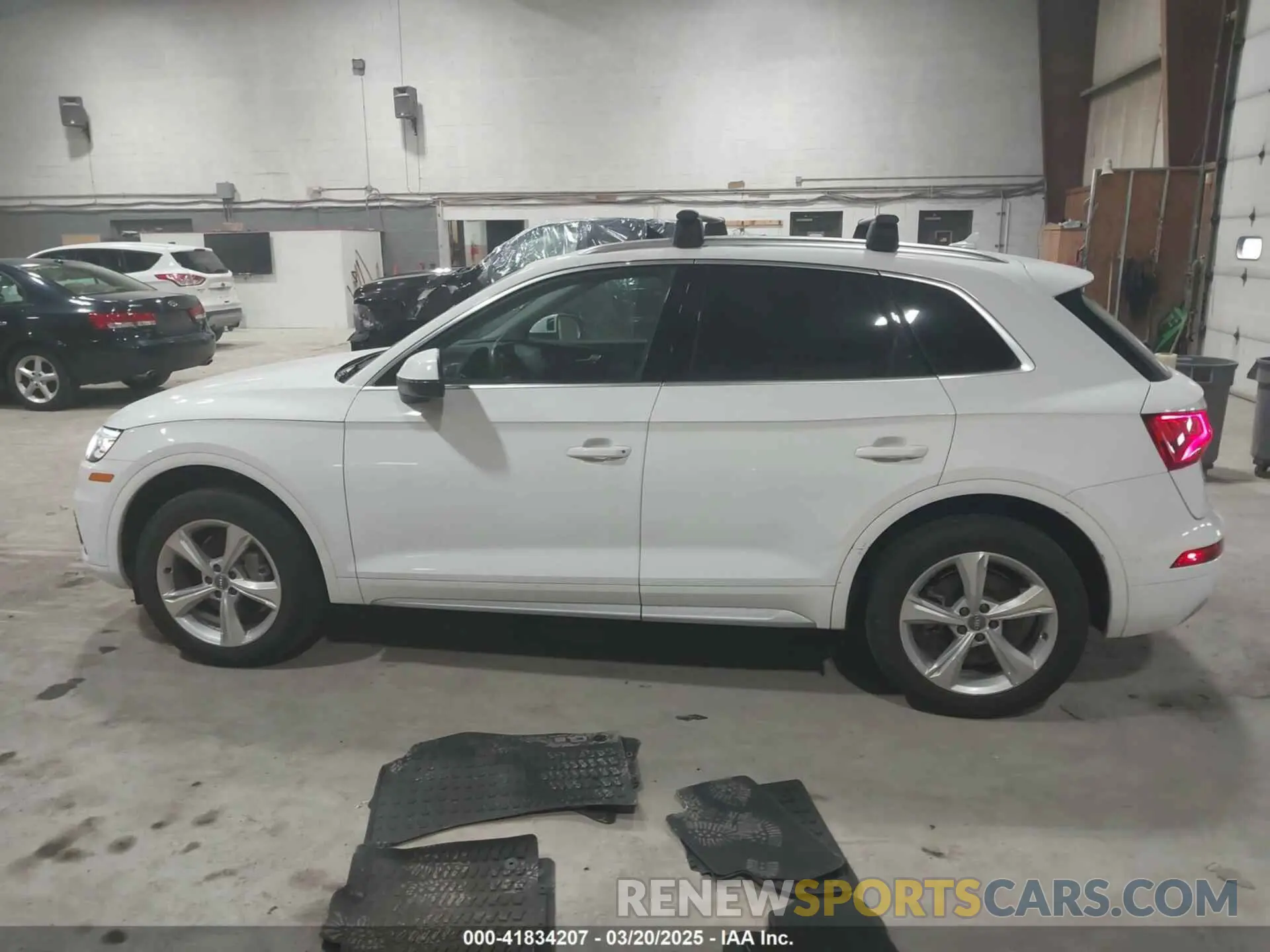 14 fotografías del automóvil dañado WA1ANAFY1L2028384 AUDI Q5 2020