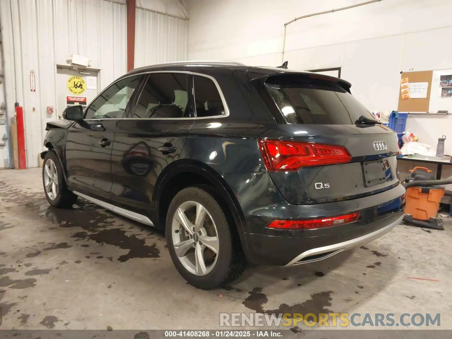 3 fotografías del automóvil dañado WA1ANAFY2L2083393 AUDI Q5 2020