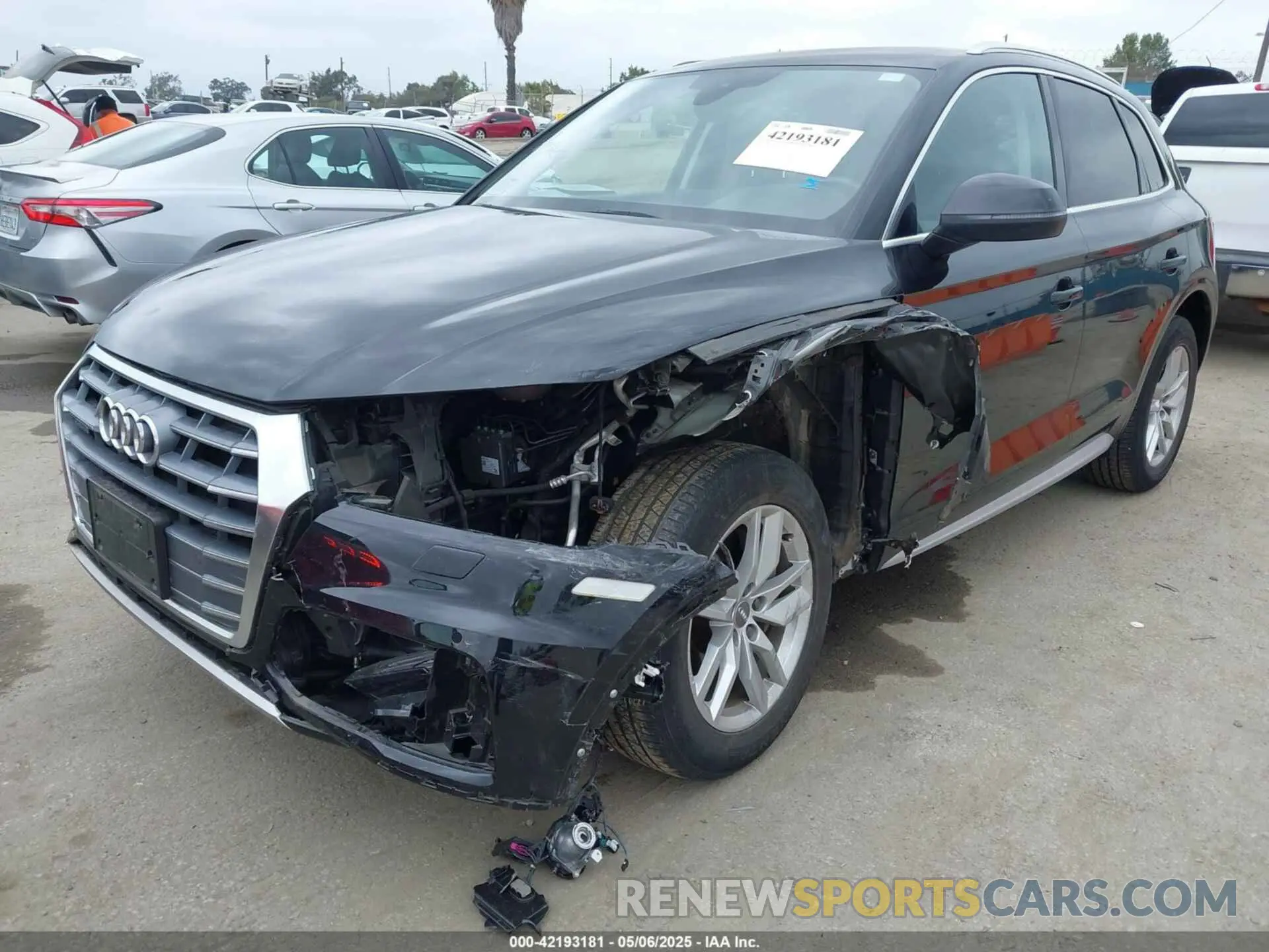 2 fotografías del automóvil dañado WA1ANAFY2L2086536 AUDI Q5 2020