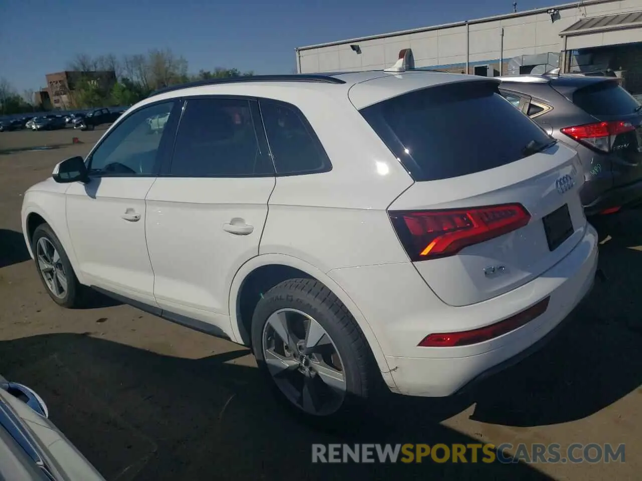 2 fotografías del automóvil dañado WA1ANAFY2L2090232 AUDI Q5 2020