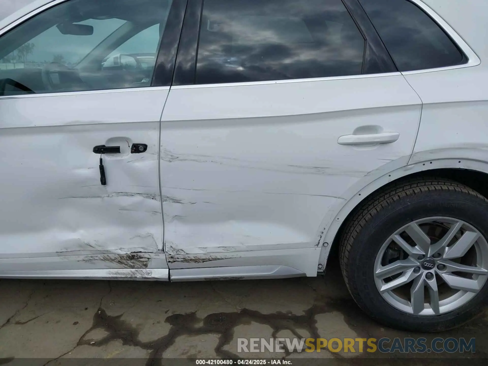 18 fotografías del automóvil dañado WA1ANAFY3L2064383 AUDI Q5 2020