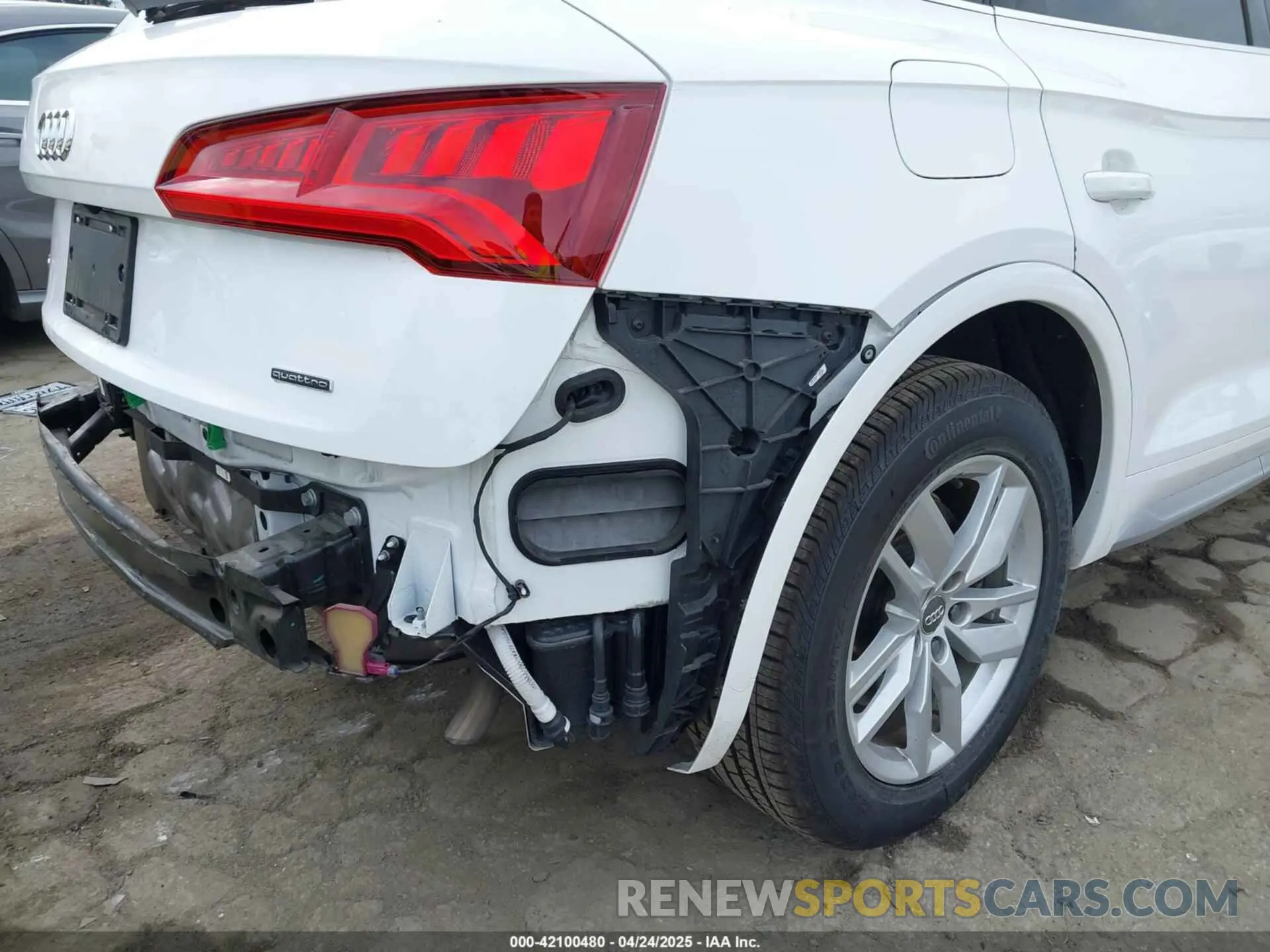 21 fotografías del automóvil dañado WA1ANAFY3L2064383 AUDI Q5 2020