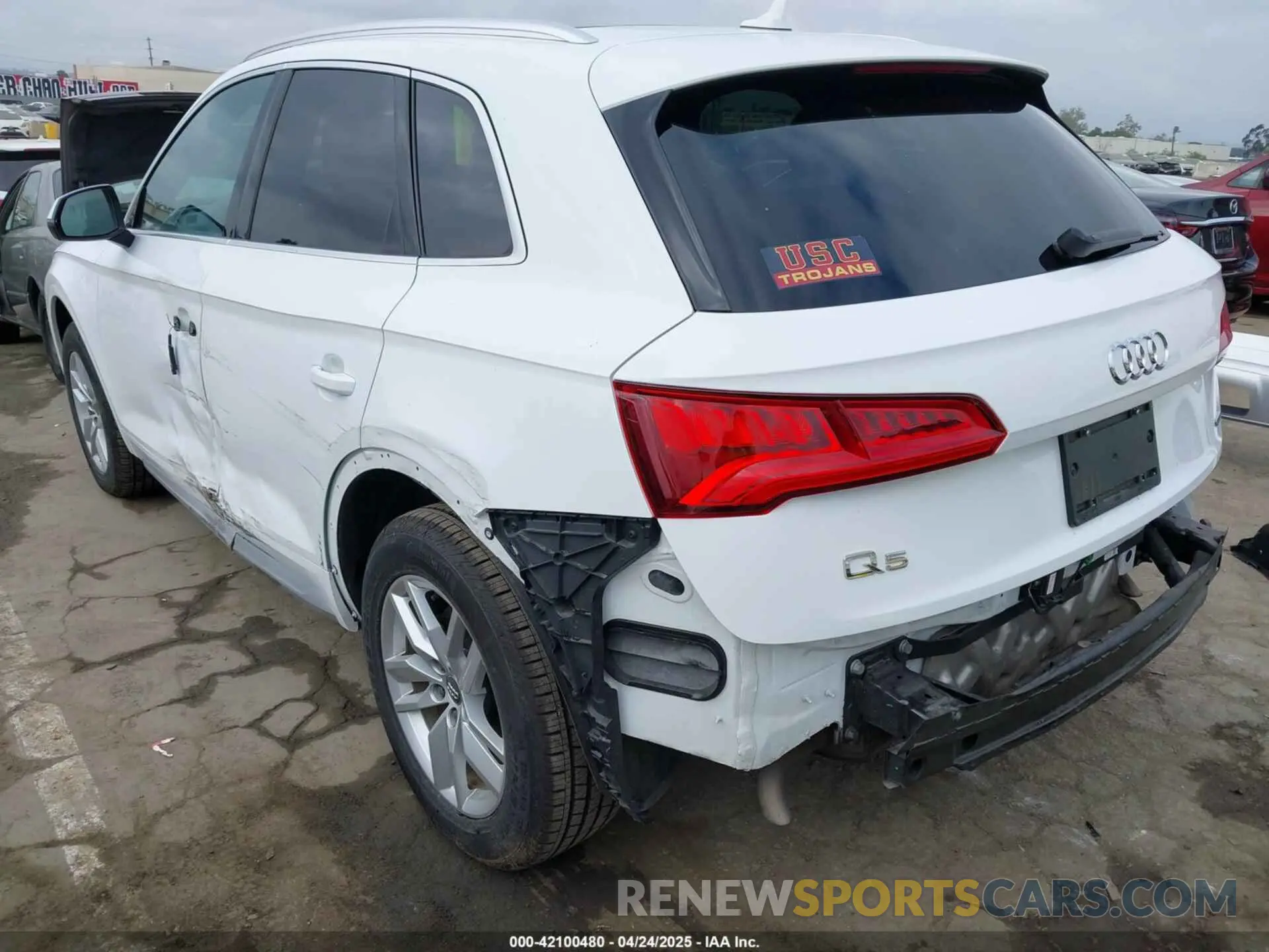 3 fotografías del automóvil dañado WA1ANAFY3L2064383 AUDI Q5 2020