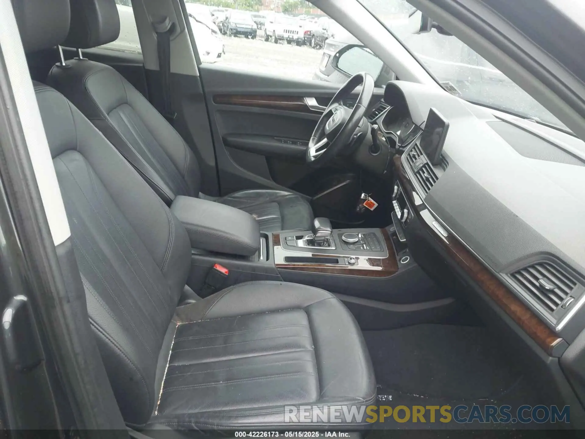 5 fotografías del automóvil dañado WA1ANAFY6L2042006 AUDI Q5 2020