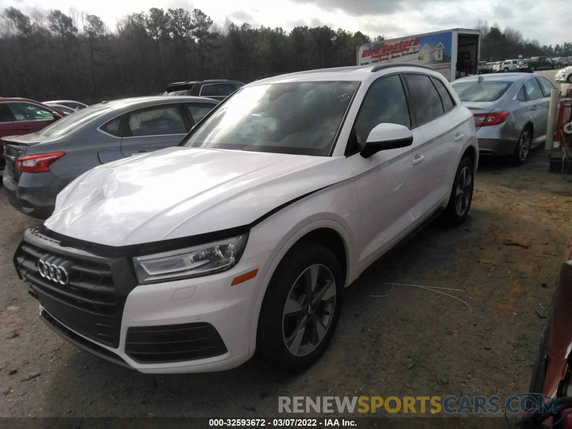 2 fotografías del automóvil dañado WA1ANAFY6L2084093 AUDI Q5 2020