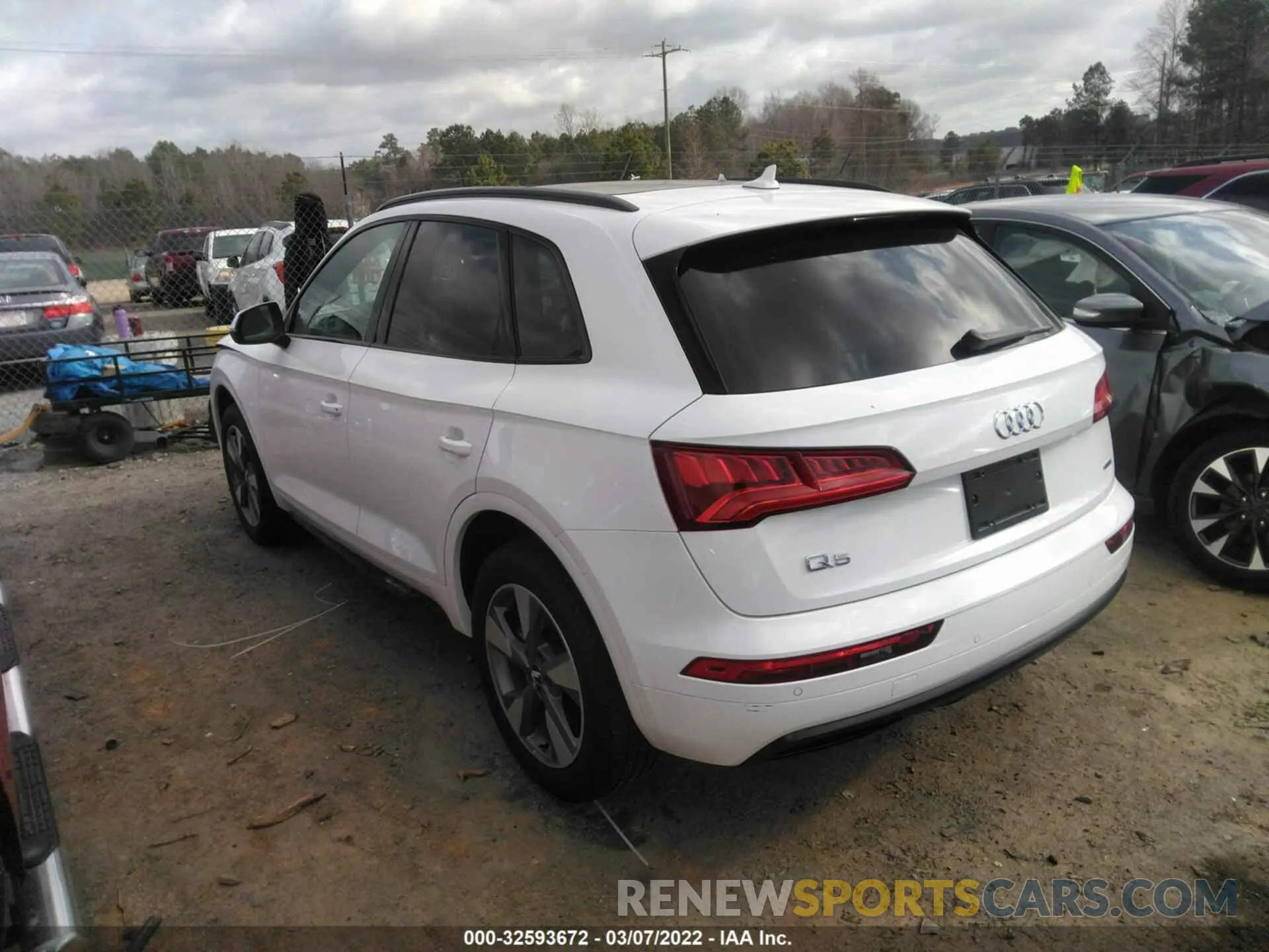 3 fotografías del automóvil dañado WA1ANAFY6L2084093 AUDI Q5 2020