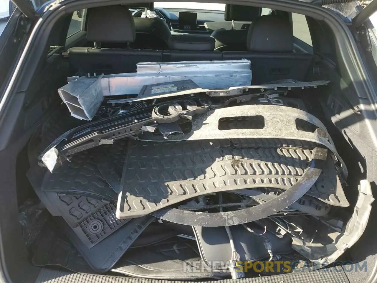 14 fotografías del automóvil dañado WA1ANAFY6L2112619 AUDI Q5 2020