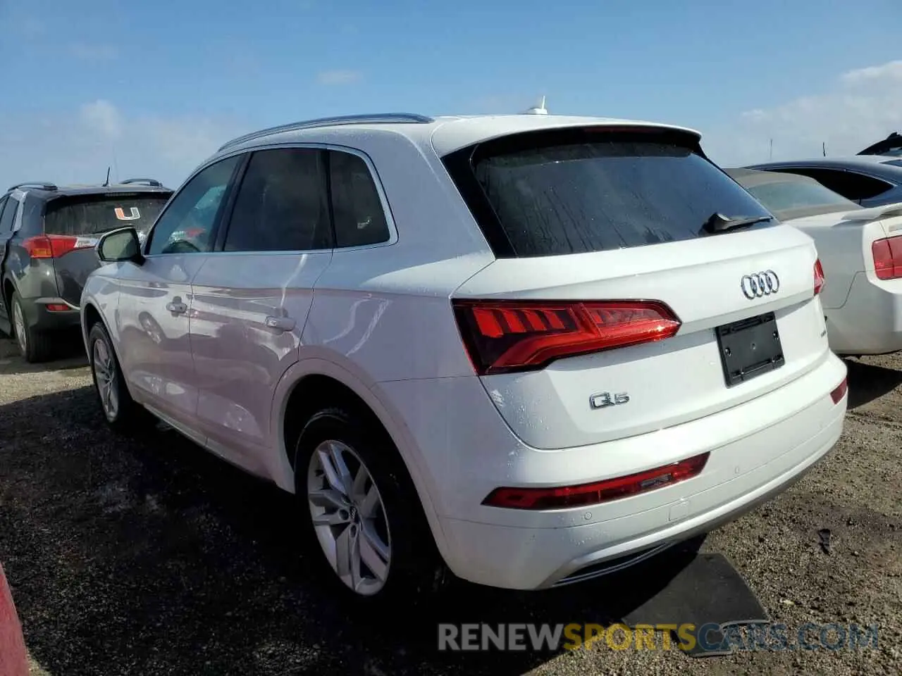 2 fotografías del automóvil dañado WA1ANAFY7L2045674 AUDI Q5 2020