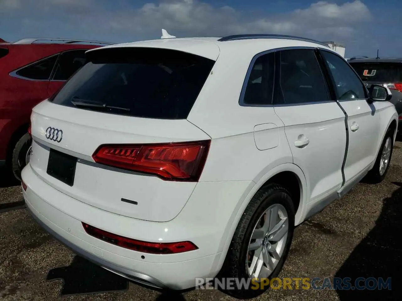 3 fotografías del automóvil dañado WA1ANAFY7L2045674 AUDI Q5 2020