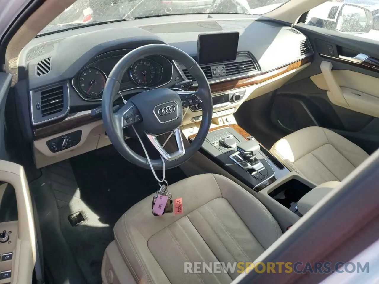8 fotografías del automóvil dañado WA1ANAFY7L2045674 AUDI Q5 2020
