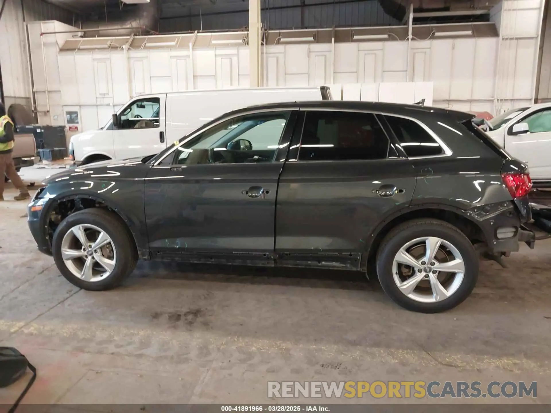 15 fotografías del automóvil dañado WA1ANAFY8L2025272 AUDI Q5 2020