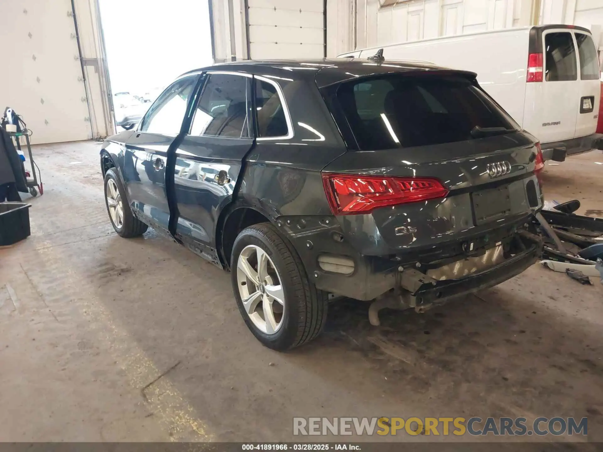 3 fotografías del automóvil dañado WA1ANAFY8L2025272 AUDI Q5 2020
