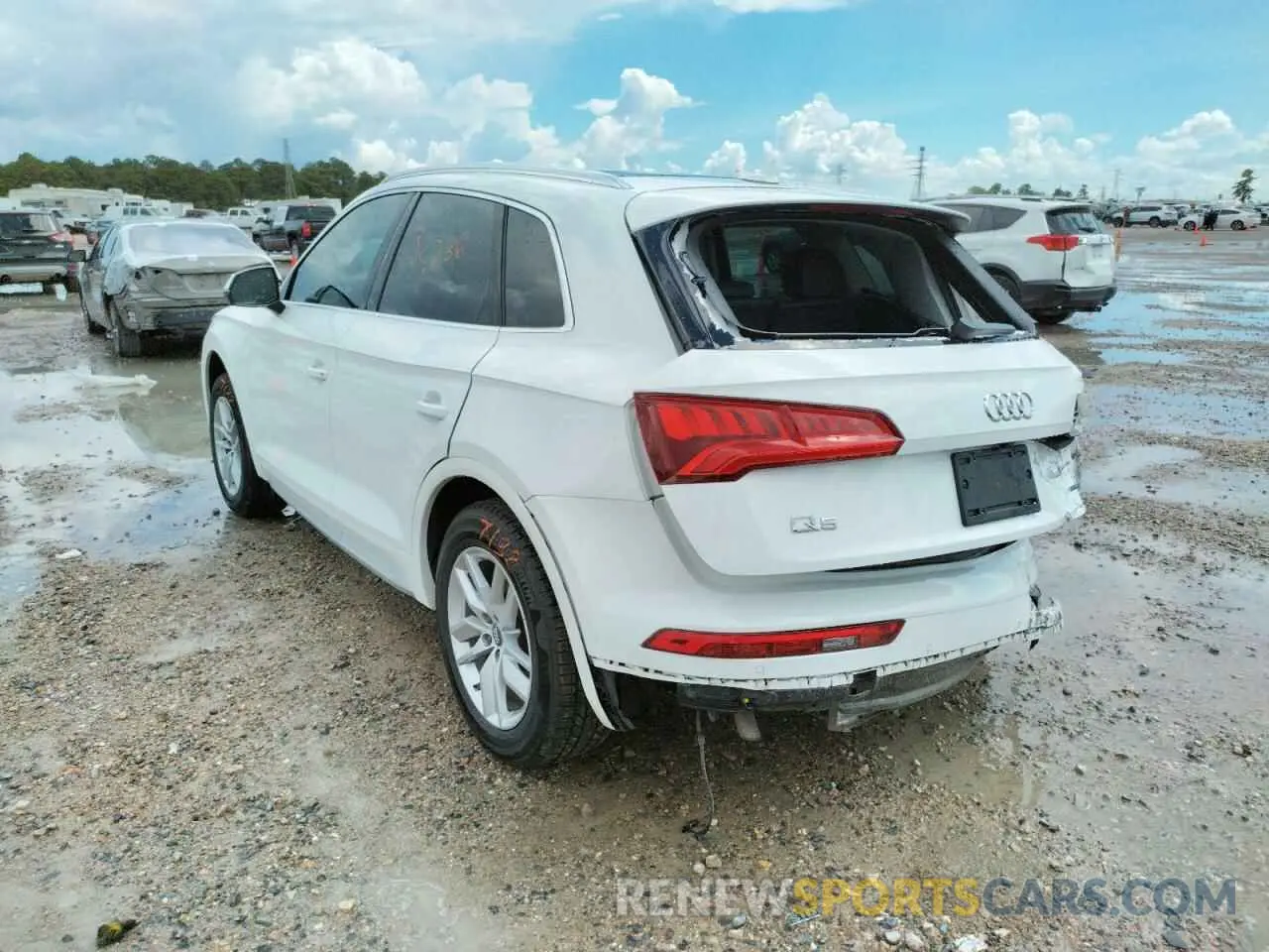 3 fotografías del automóvil dañado WA1ANAFY8L2042041 AUDI Q5 2020