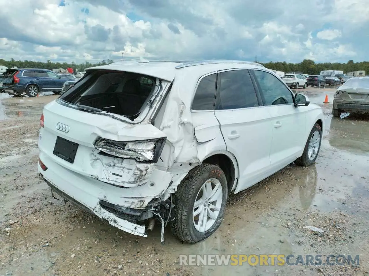 4 fotografías del automóvil dañado WA1ANAFY8L2042041 AUDI Q5 2020