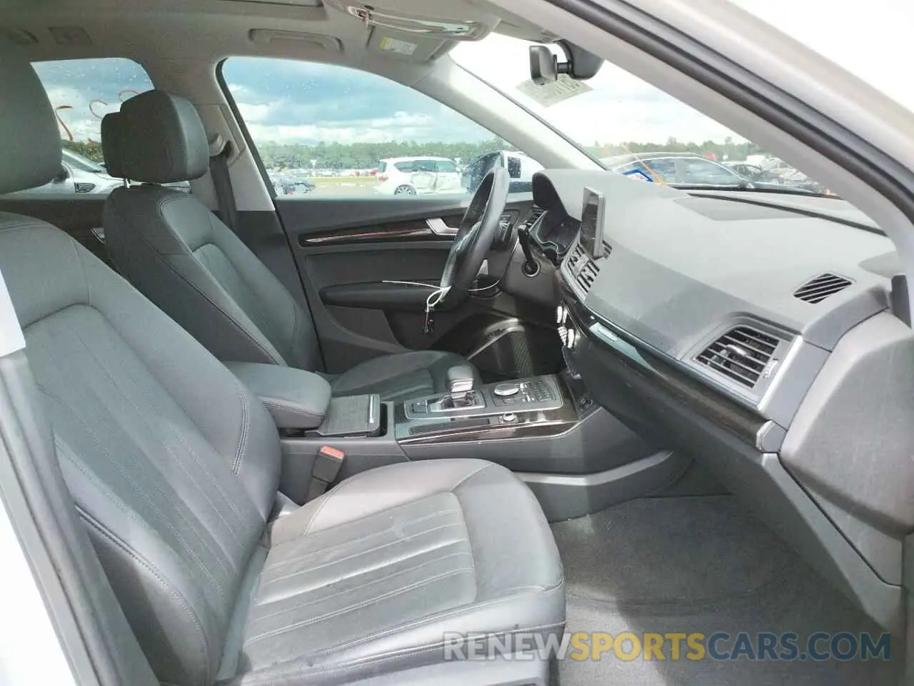 5 fotografías del automóvil dañado WA1ANAFY8L2042041 AUDI Q5 2020