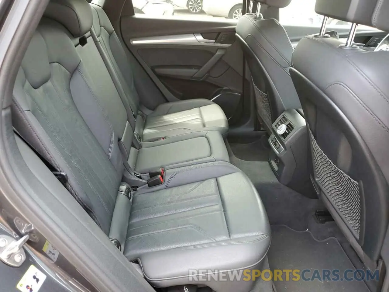 11 fotografías del automóvil dañado WA1ANAFY8L2078568 AUDI Q5 2020