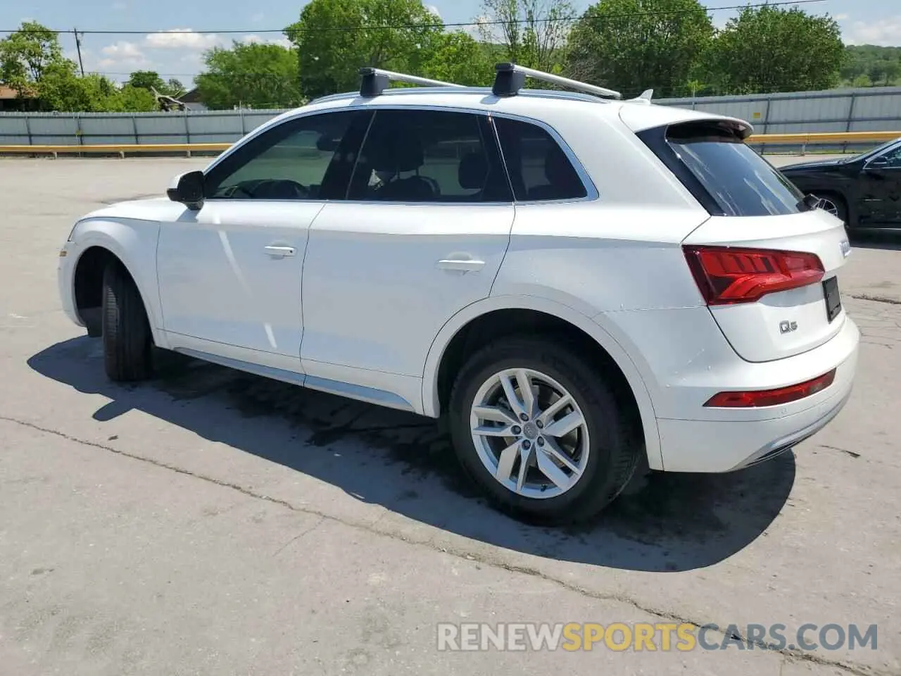 2 fotografías del automóvil dañado WA1ANAFY9L2034921 AUDI Q5 2020